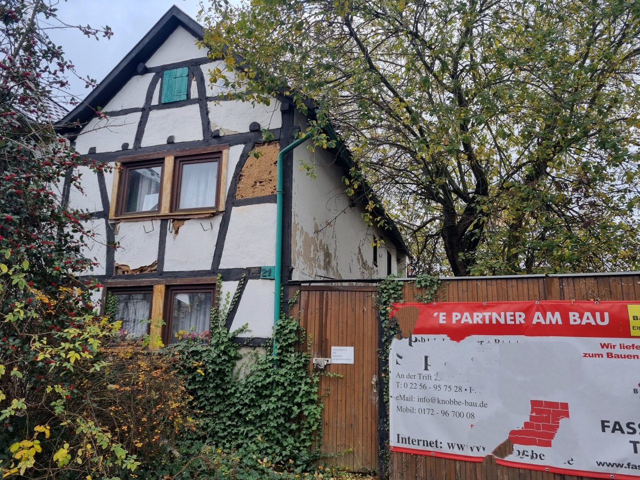 Handwerkertraum in Zülpich-Enzen: Charmantes Haus mit DIY-Potenzial sucht kreative neue Besitzer  Handwerkertraum in Zülpich-Enzen: Charmantes Haus mit DIY-Potenzial sucht kreative neue Besitzer