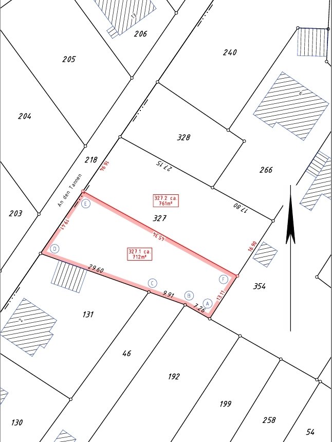 das Grundstück (rot markiert) ca. 712 m²